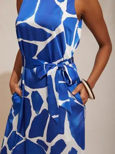 urlaubs-maxikleid-aus-satin-mit-geometri-default-2