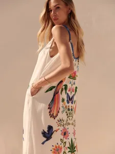 wei-getontes-bedrucktes-kleid-im-strandu-default-2