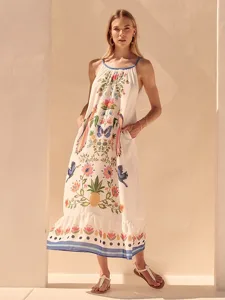 wei-getontes-bedrucktes-kleid-im-strandu-wei-1