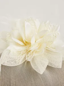 weier-hochzeits-fascinator-tull-bead-org-default-10