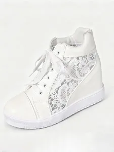 baskets-montantes-blanches-en-dentelle-p-default-5