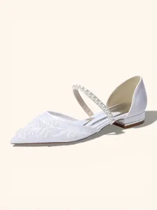 chaussures-de-mariee-plates-elegantes-et-blanche-11