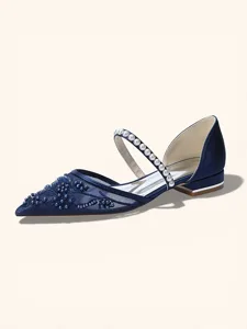 chaussures-de-mariee-plates-elegantes-et-bleu-de-minuit-10