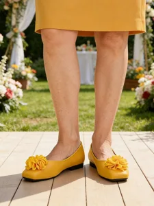 chaussures-plates-fleuries-jaune-moutard-default-1