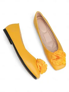 chaussures-plates-fleuries-jaune-moutard-default-10