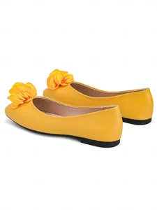 chaussures-plates-fleuries-jaune-moutard-default-11