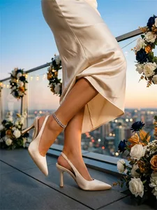 escarpins-a-bride-arriere-en-satin-champ-champagne-1