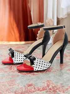 escarpins-a-talons-hauts-vintage-a-pois-noir-blanc-13