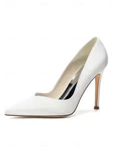 escarpins-bleu-marine-a-talons-aiguilles-ivoire-7