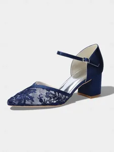 escarpins-de-mariage-a-talons-carres-en-bleu-de-minuit-8