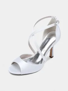 escarpins-de-mariee-blancs-en-satin-pour-blanche-7