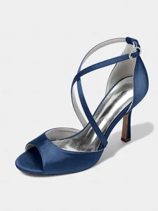 escarpins-de-mariee-blancs-en-satin-pour-bleu-de-minuit-17