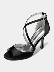 escarpins-de-mariee-blancs-en-satin-pour-noir-13