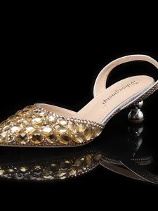 escarpins-roses-a-bout-pointu-et-talon-b-champagne-11