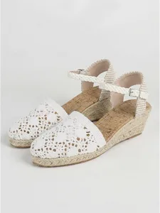 espadrilles-compensees-blanches-en-dente-blanche-1
