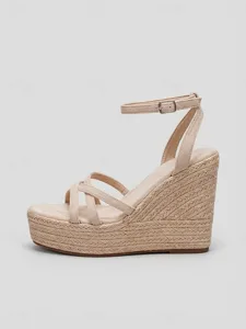 espadrilles-compensees-noires-a-brides-p-amande-10