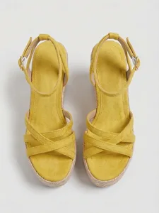 espadrilles-compensees-noires-a-brides-p-jaune-14