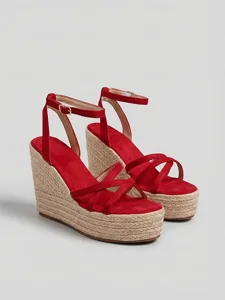 espadrilles-compensees-noires-a-brides-p-rouge-11