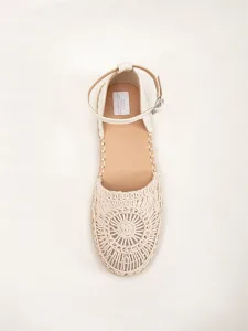espadrilles-plates-blanches-en-dentelle-default-8