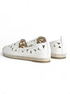 espadrilles-plates-en-dentelle-blanche-p-default-6