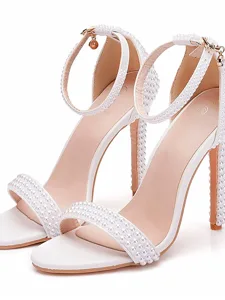 femmes-chaussures-de-mariage-talons-a-la-default-6