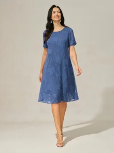 femmes-robe-longueur-genou-robe-en-chiff-default-28