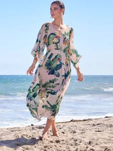 flieendes-maxikleid-aus-chiffon-mit-bota-grun-1