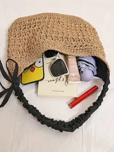 groe-lassige-hobo-tasche-aus-stroh-raffi-default-8