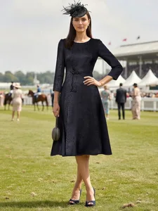 ligne-a-longueur-the-robe-de-soiree-robe-noir-1