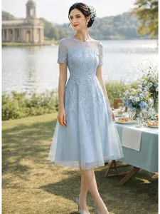 ligne-a-robe-mi-long-robe-de-soiree-robe-bleu-ciel-1