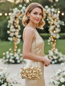 pochette-de-soiree-a-fleurs-et-sequins-p-default-3