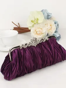 pochette-de-soiree-plissee-en-satin-blan-violet-1
