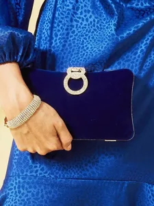 pochette-elegante-en-velours-bleu-pour-f-default-8