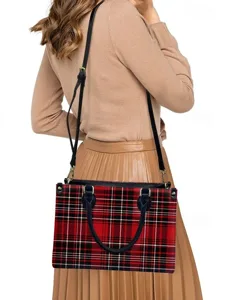 sac-a-main-a-carreaux-tartan-rouge-pour-default-2