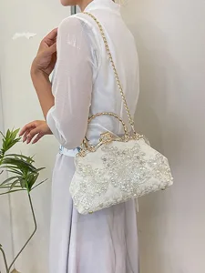 sac-a-main-de-soiree-elegant-en-dentelle-default-3