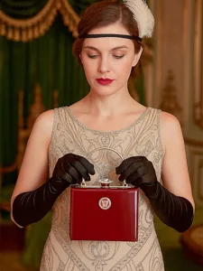 sac-a-main-de-soiree-en-cuir-verni-borde-default-2