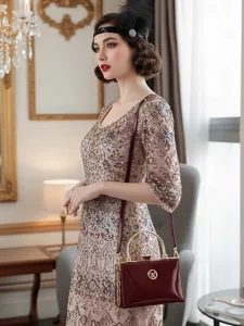 sac-a-main-de-soiree-en-cuir-verni-borde-default-3