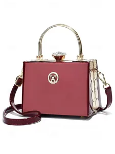 sac-a-main-de-soiree-en-cuir-verni-borde-vin-4
