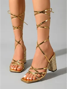 sandales-a-brides-et-talons-carres-dores-doree-6