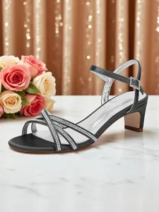 sandales-a-brides-strass-pour-la-mere-de-noir-11