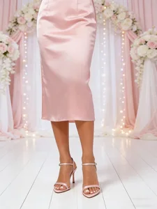 sandales-a-petits-talons-en-satin-bleu-c-rose-4