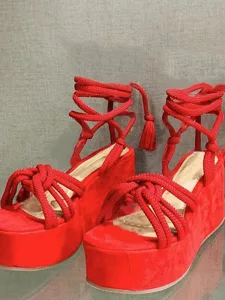 sandales-a-plateforme-a-lacets-en-corde-rouge-7