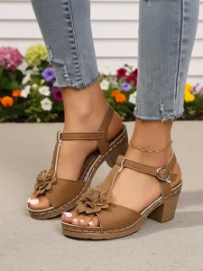 sandales-a-talon-bloc-grises-a-motif-flo-brun-claire-12