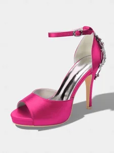 sandales-a-talons-aiguilles-en-satin-ivo-rouge-clair-19