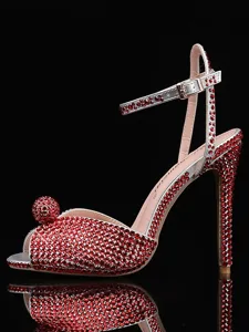 sandales-a-talons-aiguilles-ornees-de-st-rouge-13