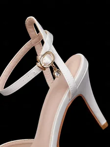 sandales-a-talons-blanches-avec-accents-default-10