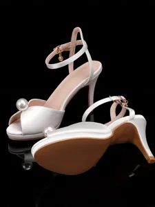 sandales-a-talons-blanches-avec-accents-default-7