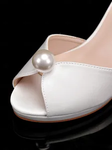 sandales-a-talons-blanches-avec-accents-default-9