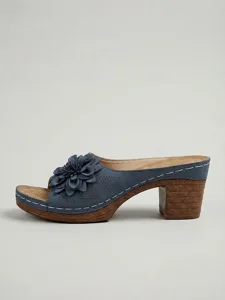 sandales-a-talons-carres-bleues-a-fleurs-default-3