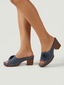 sandales-a-talons-carres-bleues-a-fleurs-default-4